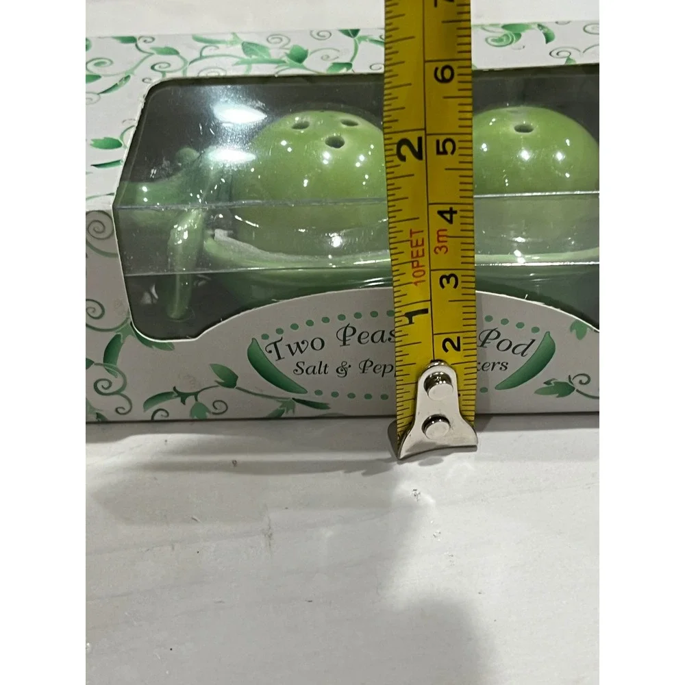 Kate Aspen Set Measuring Spoons, Salt Pepper shakers, Luggage makeup pen holder‎